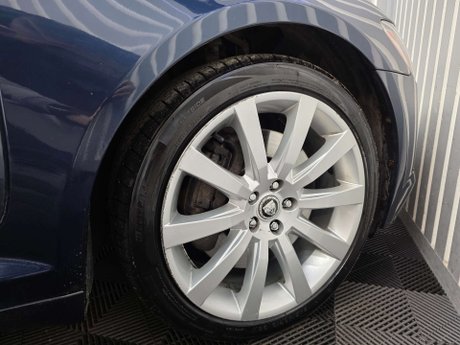 Jaguar XF 3.0d V6 Premium Luxury Saloon 4dr Diesel Auto Euro 5 (240 ps) 26