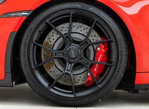 Porsche 911 (992) GT3 8