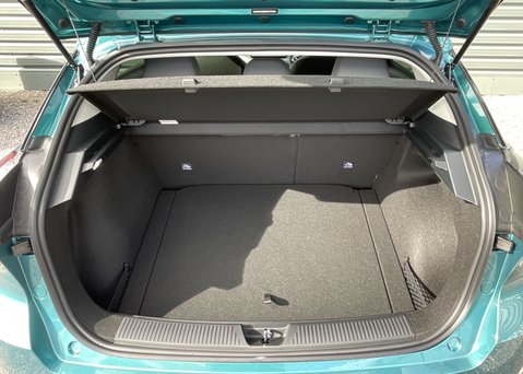 MG MG4 PREMIUM LONG RANGE 11