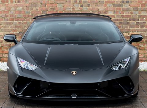 Lamborghini Huracan LP640-4 Performante 4