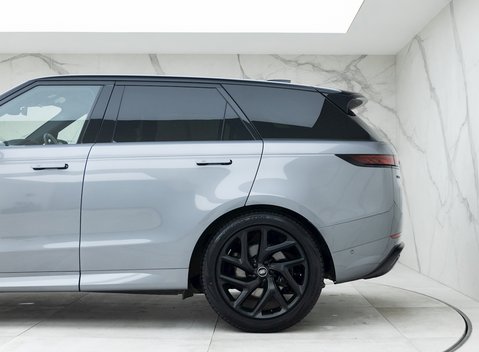Land Rover Range Rover Sport D300 Dynamic SE 24