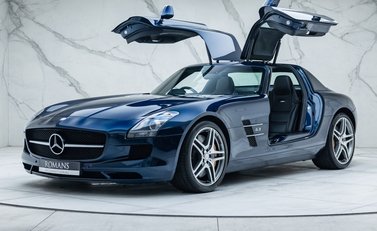 Mercedes-Benz SLS AMG 8