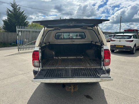 Toyota Hilux ACTIVE 4WD D-4D DCB 8
