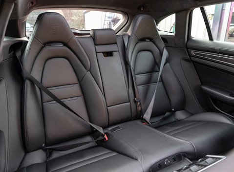 Porsche Panamera Turbo S E-Hybrid Sport Turismo 13