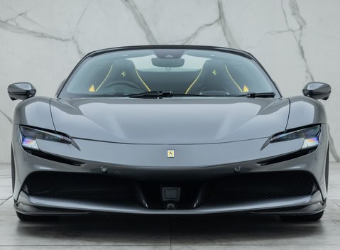 Ferrari SF90 Spider 10