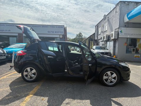 Renault Megane 1.6 16V Dynamique TomTom Hatchback 3dr Petrol Manual (163 g/km, 110 bhp) 5