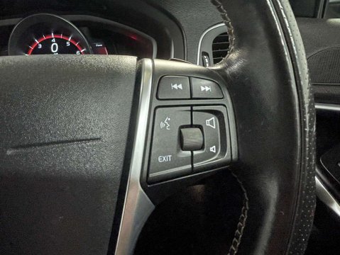 Volvo V40 1.5 V40 R-Design Edition T3 Auto 5dr 19