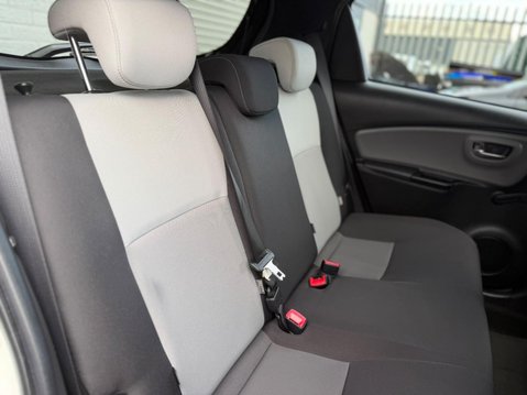 Toyota Yaris 1.33 Dual VVT-i Design Euro 6 5dr 10