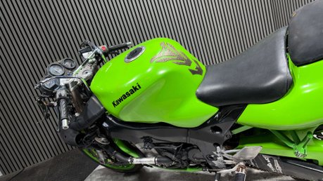 Kawasaki ZX 1995 44K PROJECT SPORTS BIKE SPARES OR REPAIR 900CC 21