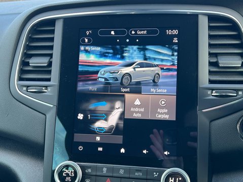 Renault Megane ICONIC E-TECH 28