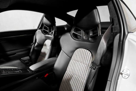 Porsche 911 GT3 TOURING. 1 OF 47 RHD CARS IN THE UK. 1 OF 4 IN CRAYON. HOUNDSTOOTH INTERIOR 21