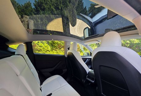 Tesla Model Y ModeL Y Long Range AWD 4WD 5dr