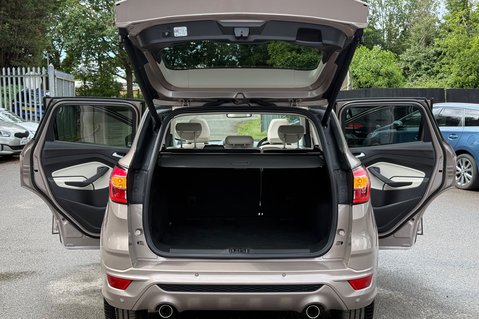 Ford Kuga VIGNALE TDCI AUTO - MILANO GRIGIO PAINT - PAN ROOF -APPEARANCE PACK 20