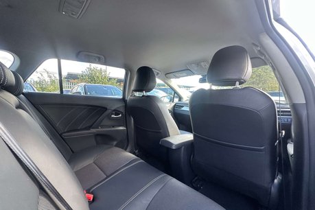 Toyota Avensis 1.8 V-Matic Design Touring Sports 5dr Petrol Manual Euro 6 (147 ps) 18