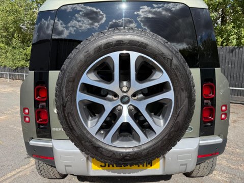 Land Rover Defender HSE MHEV 49