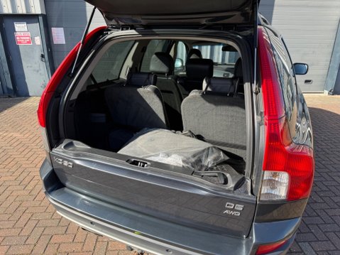 Volvo XC90 2.4 D5 SE Lux Geartronic AWD 5dr 32