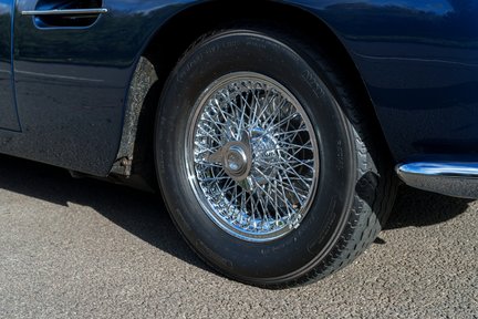 Aston Martin DB5 Convertible 12