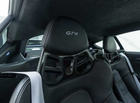 Porsche Cayman GT4 (718) 12