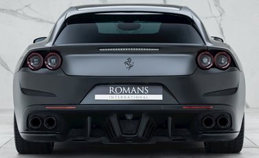 Ferrari GTC4 Lusso V12 5