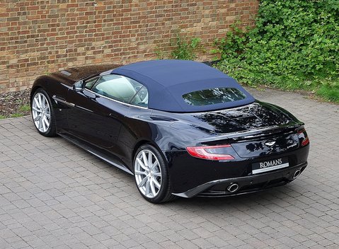 Aston Martin Vanquish Volante 17
