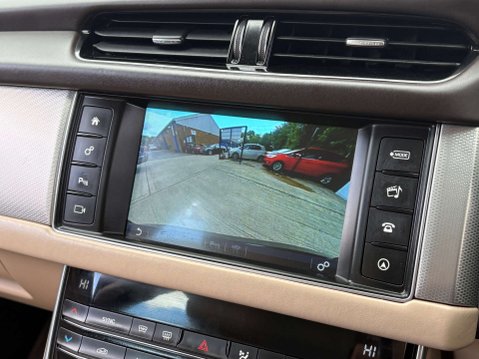 Jaguar XF 2.0 XF Portfolio D AWD Auto 4WD 5dr 53