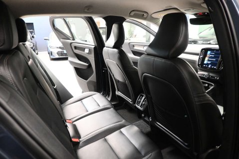 Volvo XC40 2.0 XC40 Inscription Pro B4 MHEV Auto 5dr 14