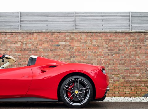 Ferrari 488 Spider 27