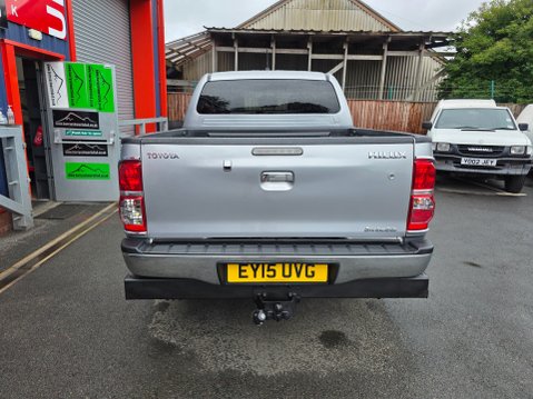 Toyota Hilux INVINCIBLE X 4X4 D-4D DCB AUTO 7
