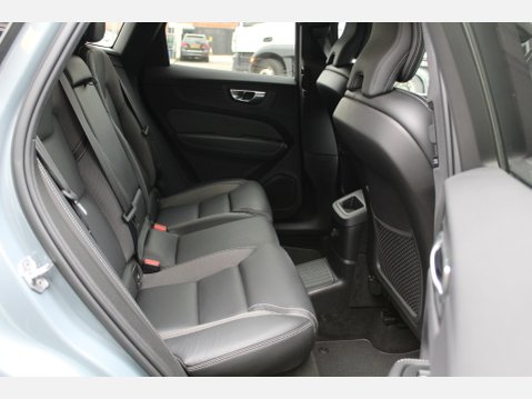 Volvo XC60 RECHARGE T6 R-DESIGN AWD 28