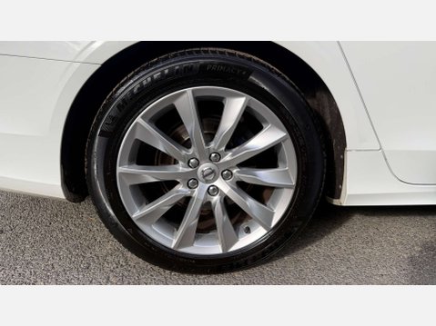 Volvo V90 2.0 V90 Momentum+ T4 Auto 5dr 37