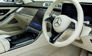 Mercedes-Benz S Class S580 Maybach First Class 11