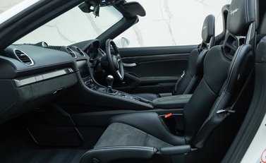 Porsche 718 SPYDER 19