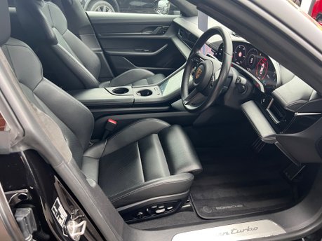 Porsche Taycan 500kW Turbo 93kWh 4dr 16