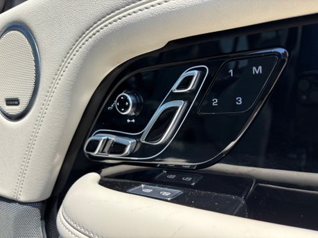 Land Rover Range Rover 3.0 D300 MHEV Westminster SUV 5dr Diesel Auto 4WD Euro 6 (s/s) (300 ps) 16