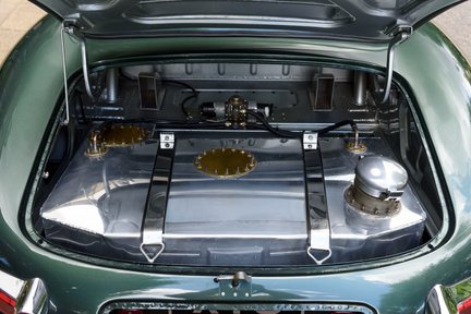 Jaguar E-Type Lightweight 7