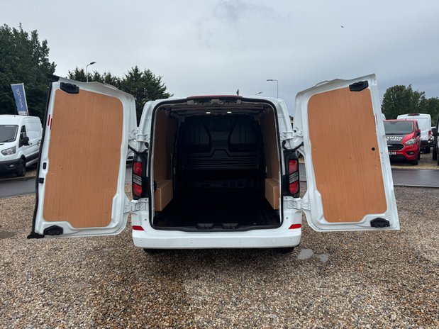 Ford Transit Custom SWB L1H1 [SOLD CR] Low Roof Limited 280 Air Con Alloys Sensors Cam EURO 6 8