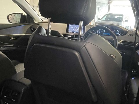 Peugeot 5008 1.2 5008 Allure PureTech S/S Auto 5dr 31