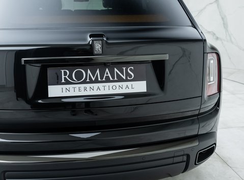 Rolls-Royce Cullinan Black Badge 36