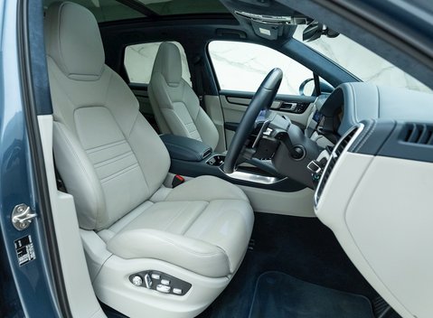 Porsche Cayenne TURBO S E-HYBRID 9