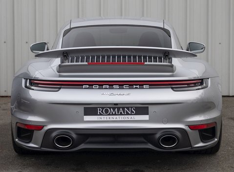 Porsche 911 (992) Turbo S 5