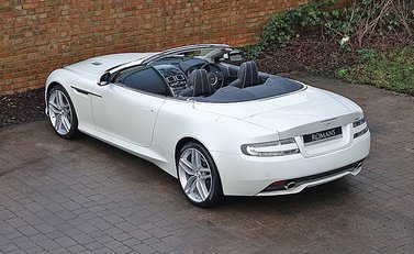 Aston Martin DB9 Volante 12