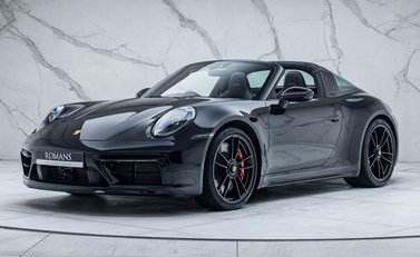 Porsche 911 Targa 4 GTS (992) 1