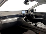 Peugeot 5008 1.2 PureTech GPF Allure SUV 5dr Petrol EAT Euro 6 (s/s) (130 ps) 15