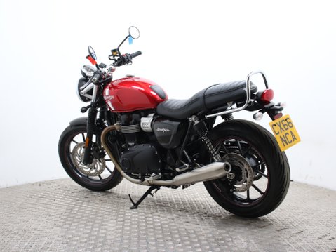 Triumph Street Twin BONNEVILLE STREET TWIN 6