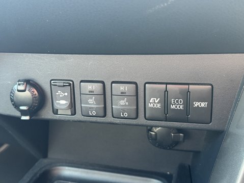 Toyota Rav 4 2.5 VVT-h Design SUV 5dr Petrol Hybrid CVT Euro 6 (s/s) (197 ps) 26