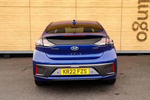 Hyundai IONIQ PREMIUM SE MHEV 6