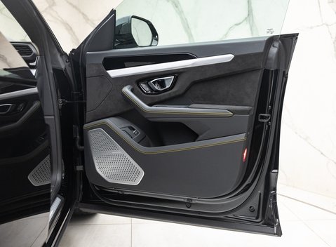 Lamborghini Urus S 36