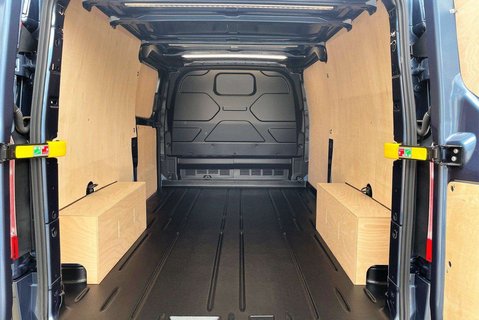 Ford Transit Custom 300 L2 170 ps Limited Panel Van - Power Invertor 13