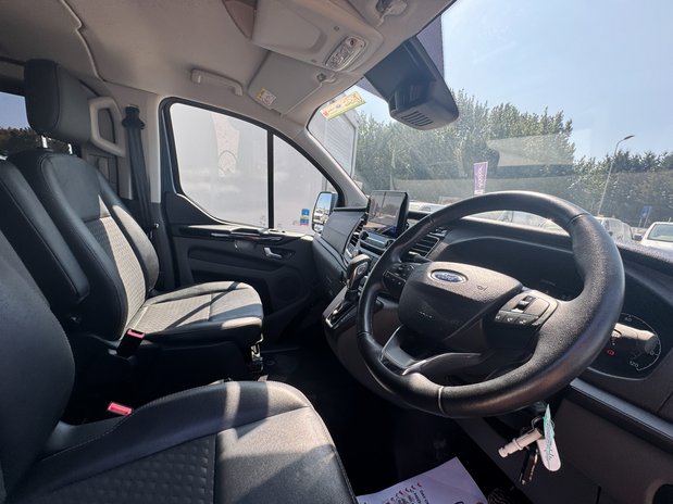Ford Transit Custom AUTO Crew Cab SWB L1H1 320 Sport Air Con Camera Nav NO VAT SELECT 19