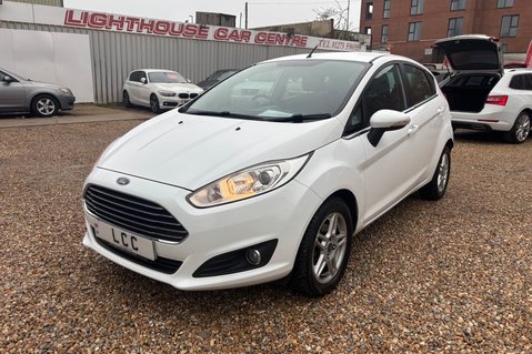 Ford Fiesta ZETEC.. 13 SERVICES.. 1 PREVIOUS KEEPER.. £35 ROAD TAX 4